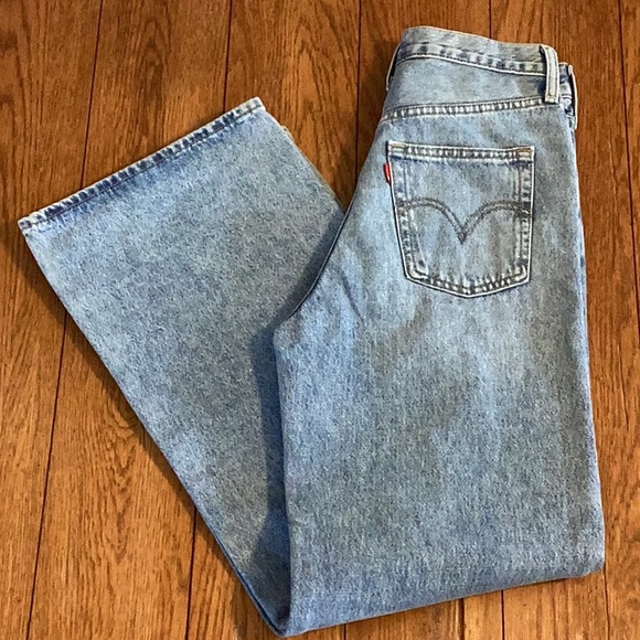 Levi’s rib cage wide leg, light wash denim blue jeans. Women’s size 27 - Picture 16 of 16